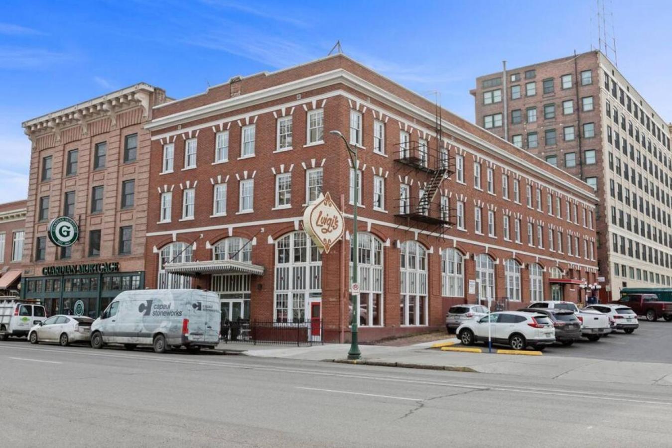 King Beds J And K On Main Luxury 406 Apartment Spokane